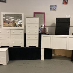 New Queen Bedroom Group 