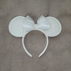 Minnie Mouse Ears White Glitter And Pearl Disney Excellent Condition Price Is Firm Cash Only 