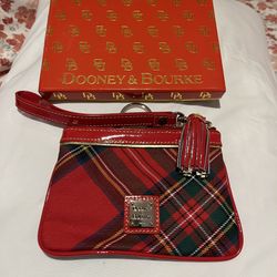 NEW - Dooney & Bourke red tartan plaid wristlet