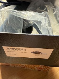 Men sneakers