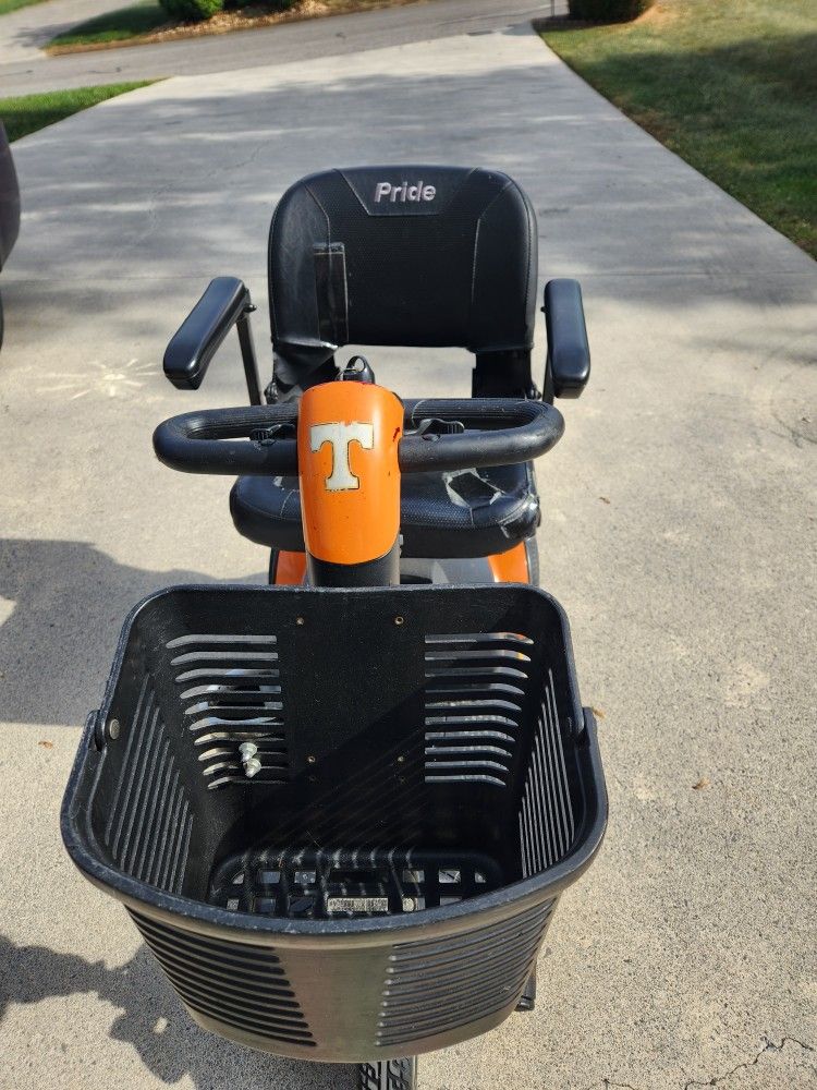 Pride Mobility Go Go Elite Traveler 3-wheel Scooter