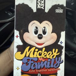 Mickey And Family 