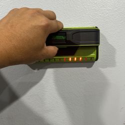 Precision Stud Finder With Pencil Comparment