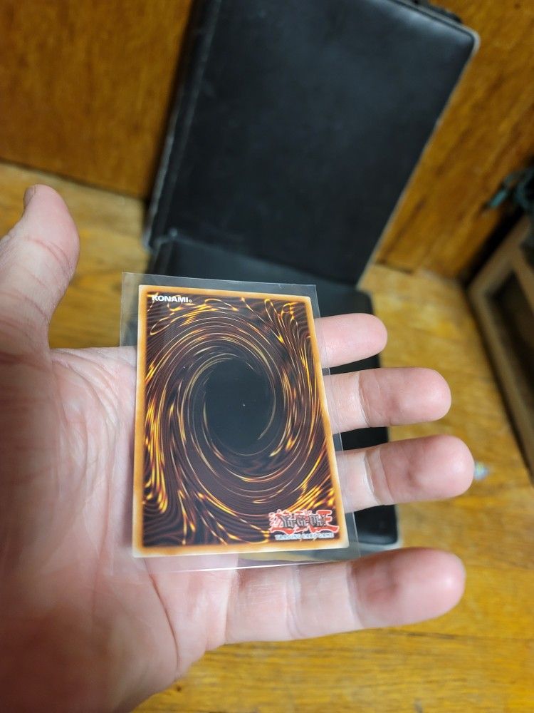 yugioh cards back side Deluxe Card Sleeves for Yu-Gi-Oh! (50-Pack) – Realgoodeal THERE IS NO SPECIFIC RARITY/SET OR ANY OTHER ALLOTMENT OTHER THAN YOU WILL GET 200 CARDS! Yugioh Card Backing