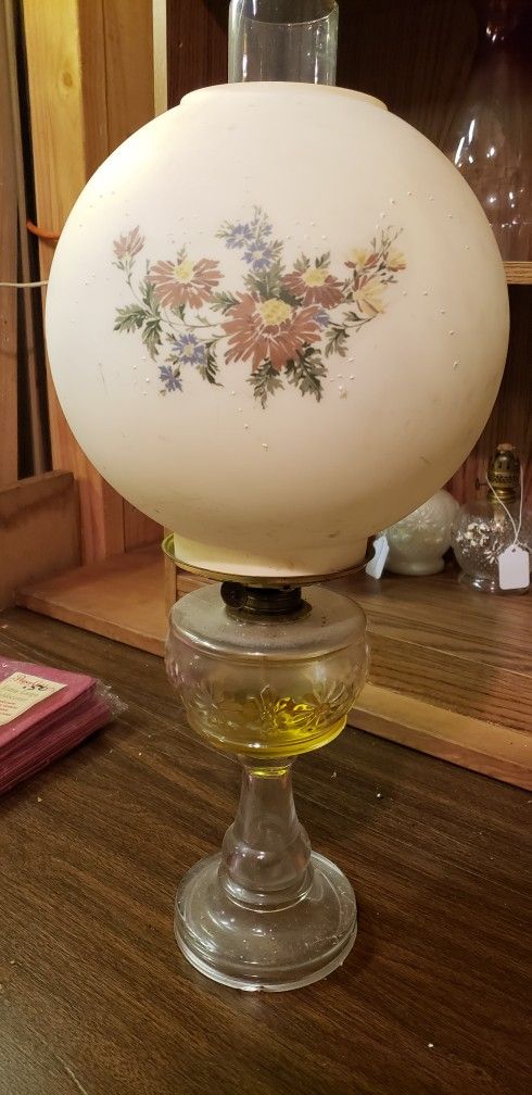 Vintage Kerosene oil Parlor Lamp With Hand Painted Globe