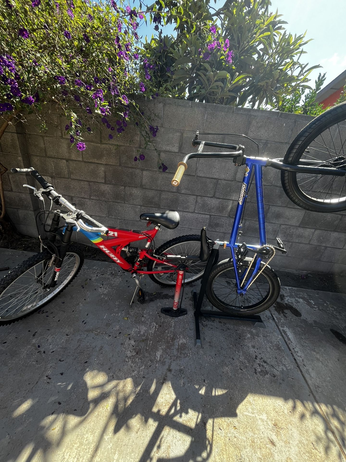 Hyper 20" Full Suspension Bear Mountain Bike - Red Multicolored: 7-Speed, Steel Frame And a Bmx Stealth Bike Including Stand And bike Pump