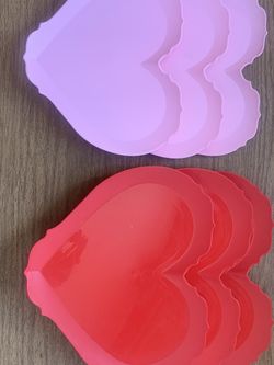 6 plastic Microwave/Dishwasher safe. See pics for sizing