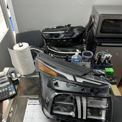 HYUNDAI SANTA FE ORIGINAL RIGHT PASSENGER LED HEADLIGHT COMPLETE ASSEMBLY 2021-2023