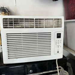 GE Air Conditioner * Works great!