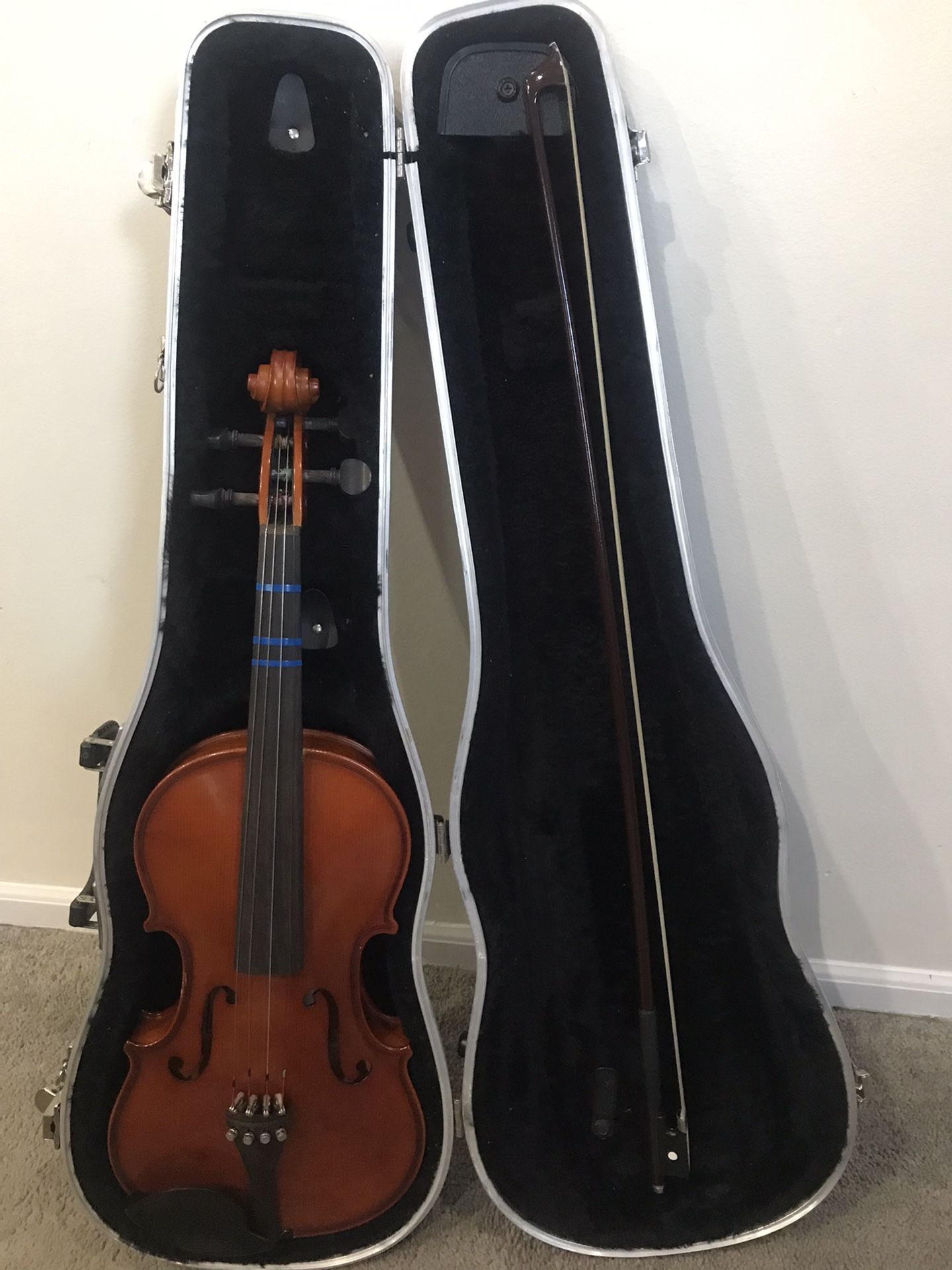 Josef Lazar violin 3/4 Model #99 Hand Crafted In Romania Nice Condition Comes With Case And Bow 24” Front To Back