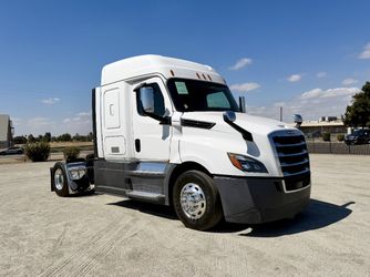 2020 Freightliner Cascadia 126 48inch MIDROOF SLEEPER