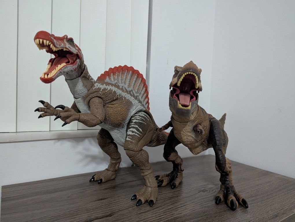 Jurassic World Hammond Collection T Rex And Spinosaurus