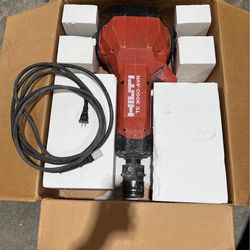 Hilti TE 3000-AVR Electric Jack Hammer Tool Only red