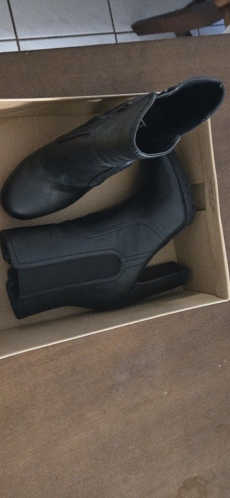 Woman's Boots