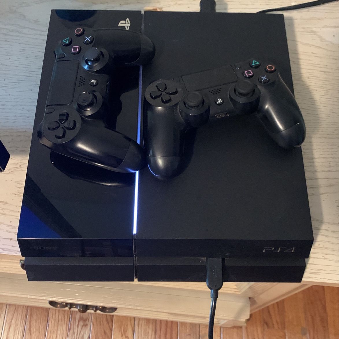 PS4  Original With 2 Controller Working perfectly