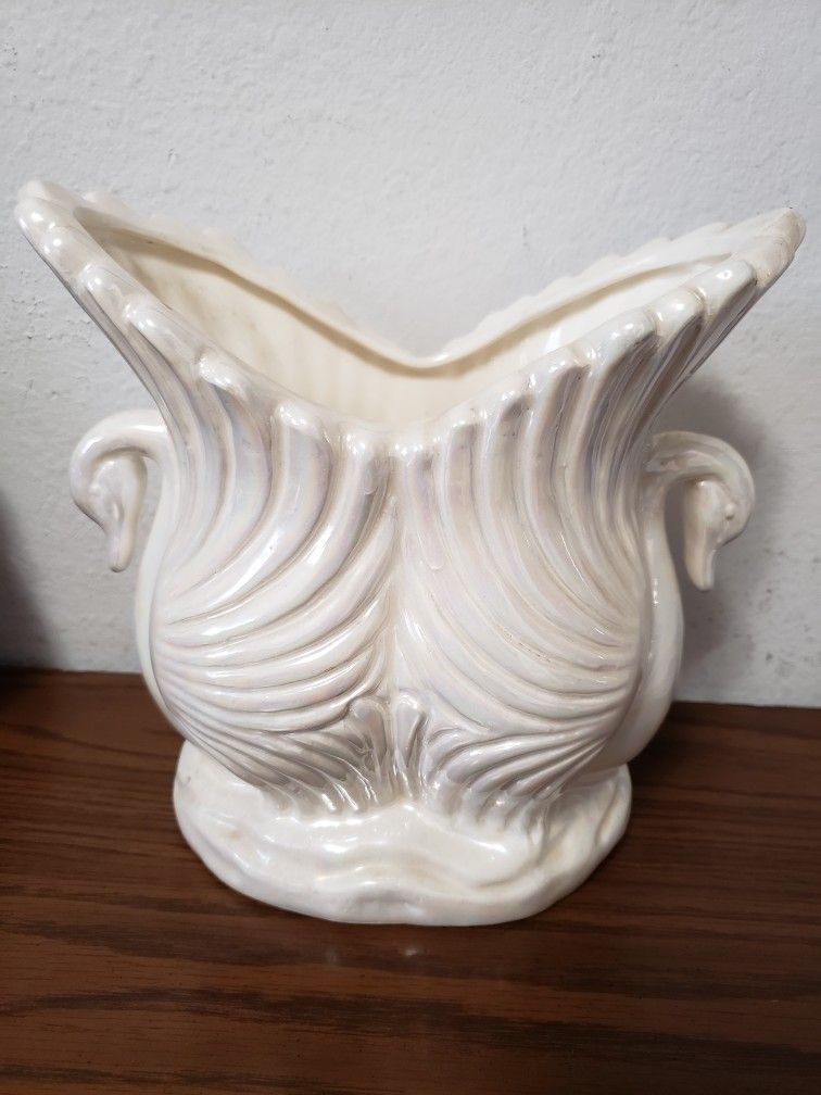 Vintage Swan Vase/Planter