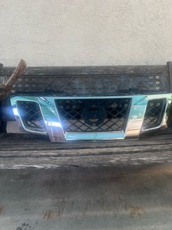 2019 nissan frontier grille