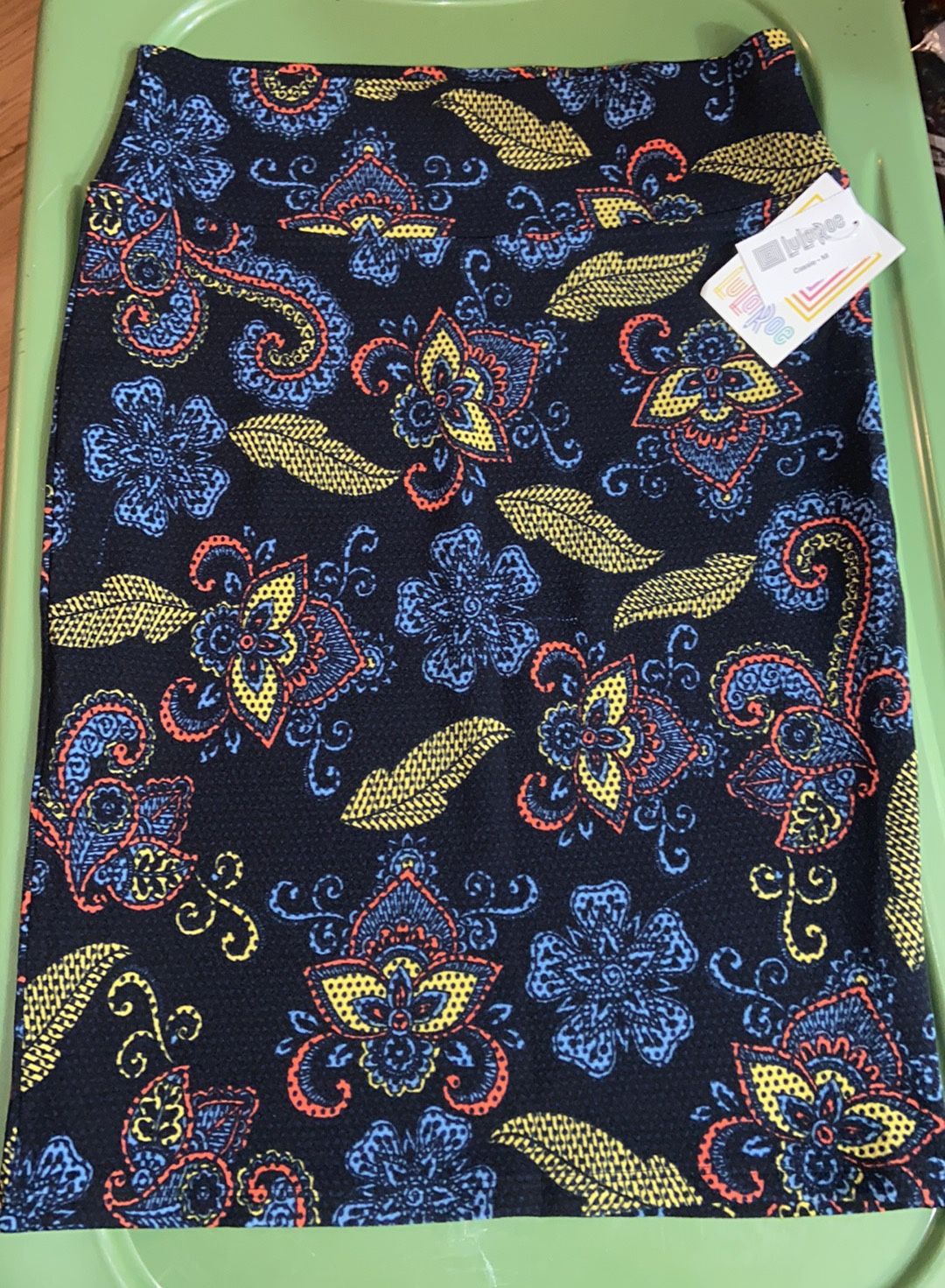 Cassie LuLaRoe Skirt Medium Nwt