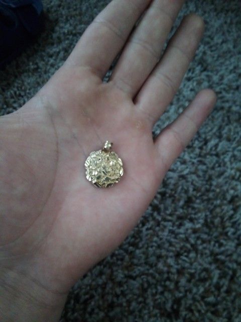10k Gold Pendant 