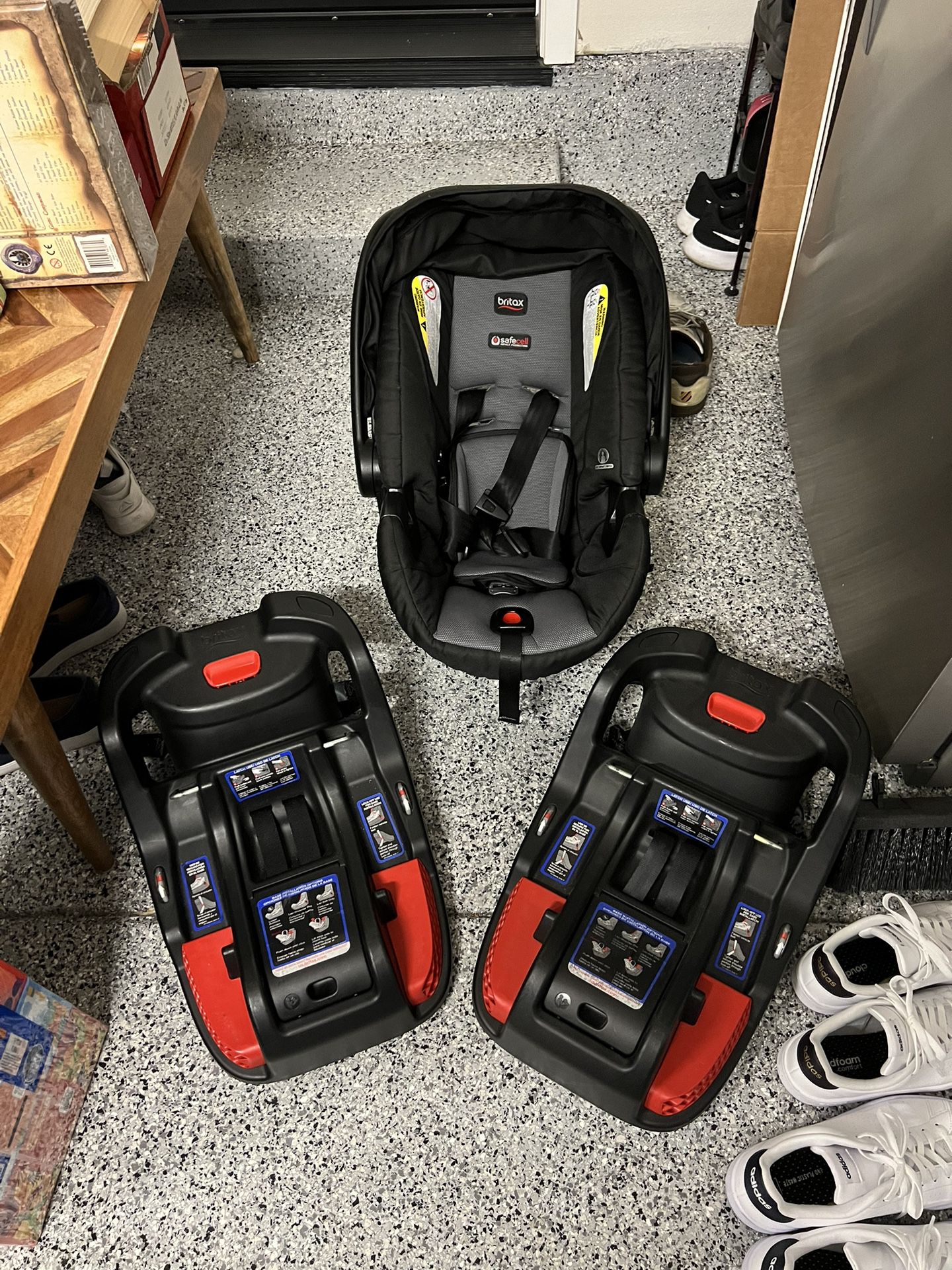 Britax Car Seat and 2 Bases