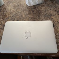Macbook Air (11-inch, Early 2015)