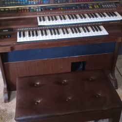 Lowery Organ