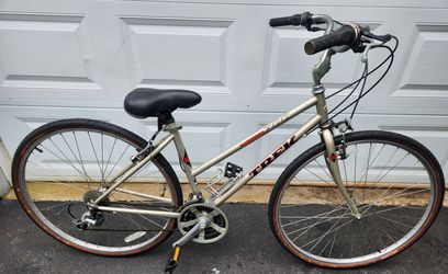 Trek 700 Multi track, 700c, 17"Cro-Moly Frame, Hybrid/Comfort Bike