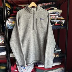 Patagonia Sweater⚪️🔥size 2XL in Men for $40‼️‼️ 