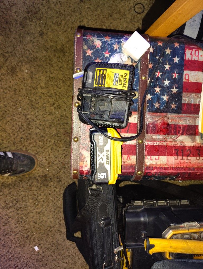 DeWalt 6 Ah Battery And Charger