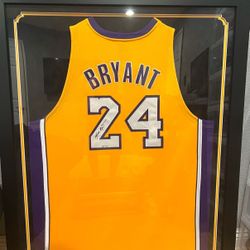 Kobe Bryant Autograph Jersey UDA Authentic!