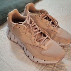 Women's Beige/lavender Reeboks Size9