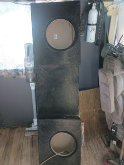 10" Truck Subwoofer Box 125$