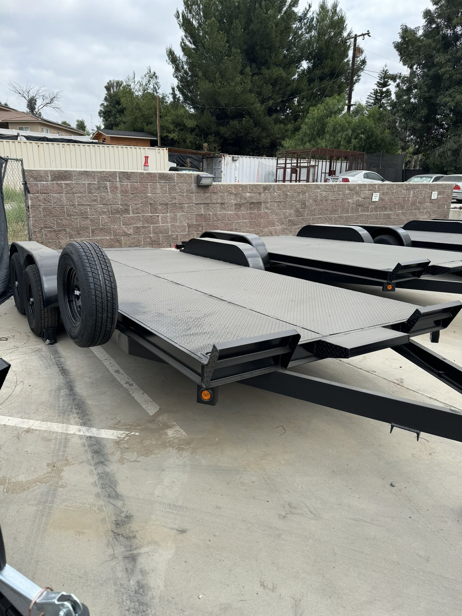 brand new 8.5x18 car hauler all steel ( 10k gvwr )