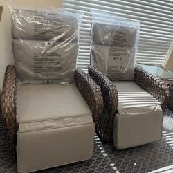 Outdoor Recliner with Olefin Beige Cushions and Flat Armrests Patio Swivel Chairs
