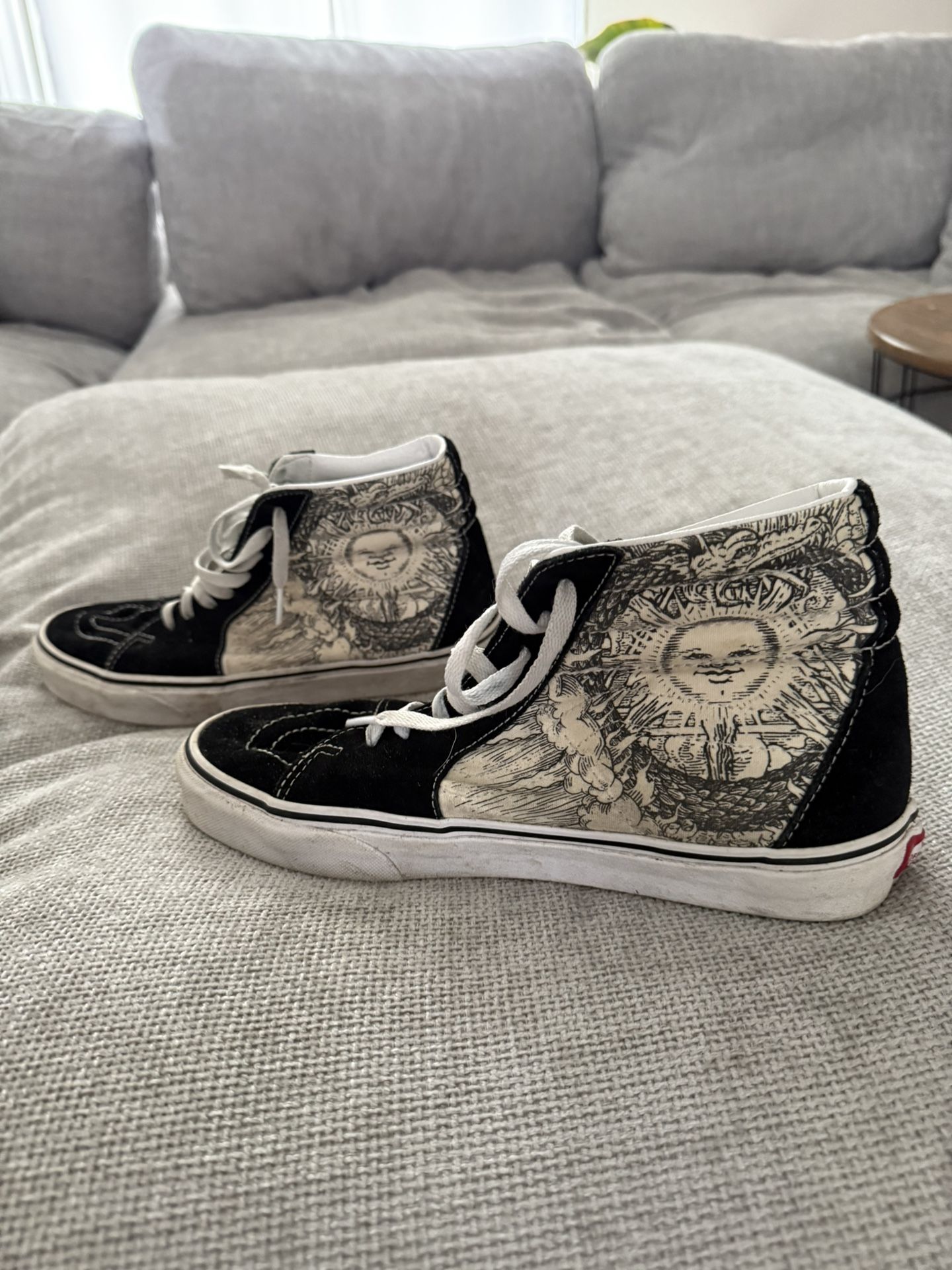 Men’s High Top Vans Size 9.5