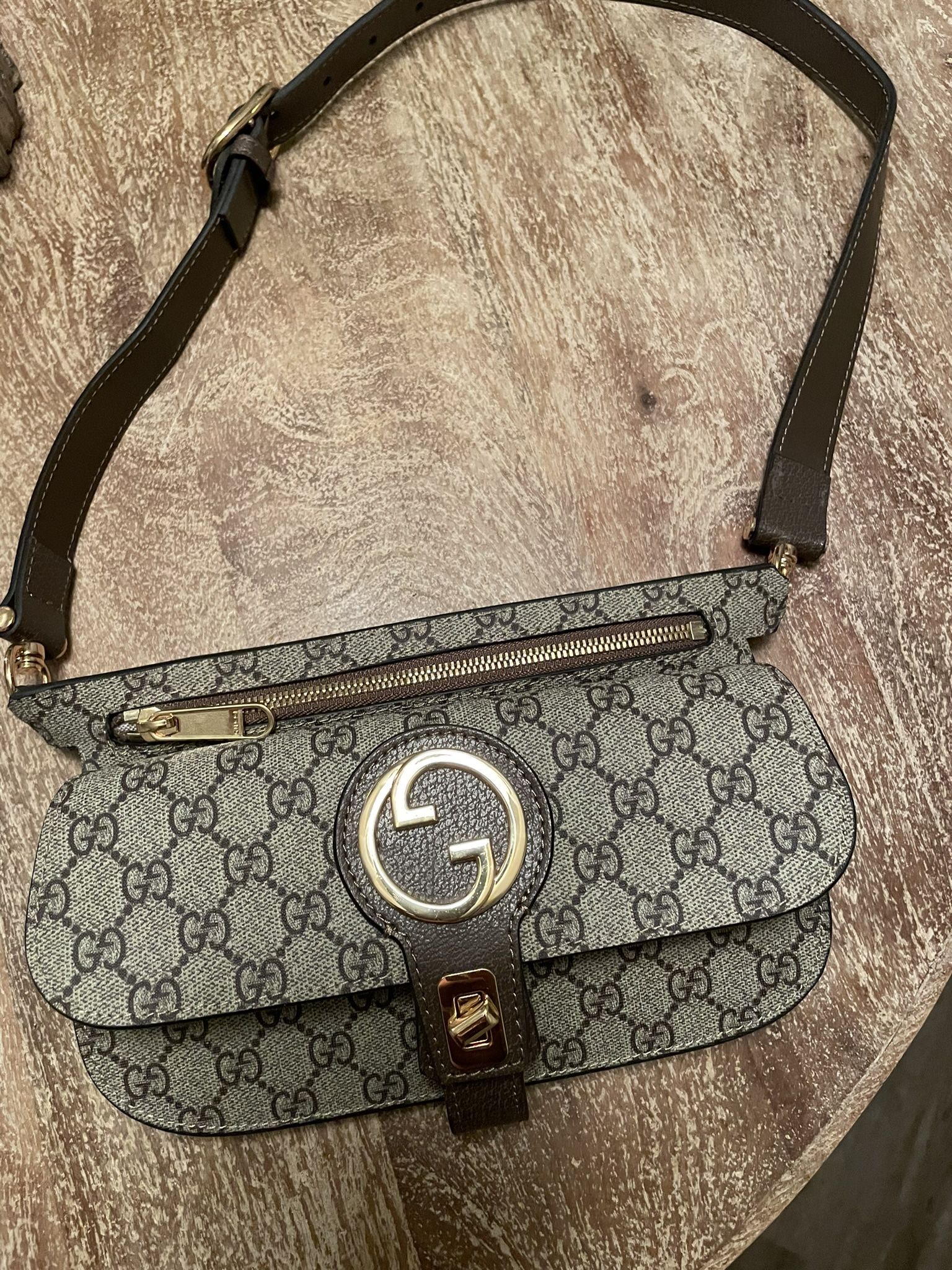 Gucci Cross body 