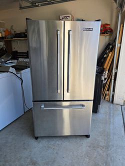Jenn-Air 20 Cu. F5. Stainless Steel French Door Bottom-Freezer Refrigerator