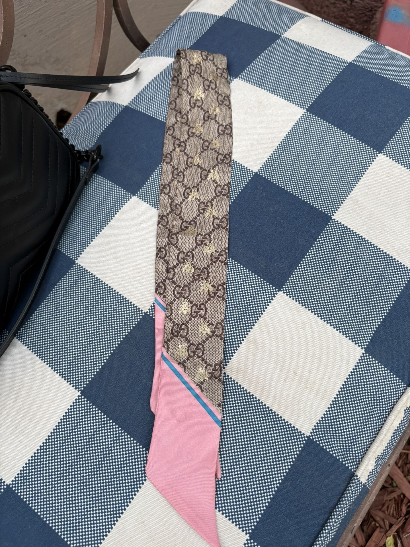 Gucci GG bees silk neck bow