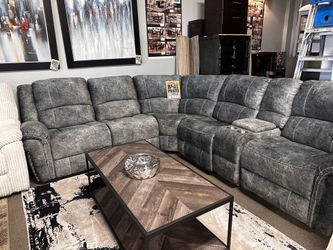 Stunning reclining sectional! $1899 💙☎️🔥
