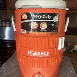 IGLOO 5 Gallon Seat Top Beverage Cooler Water Jug