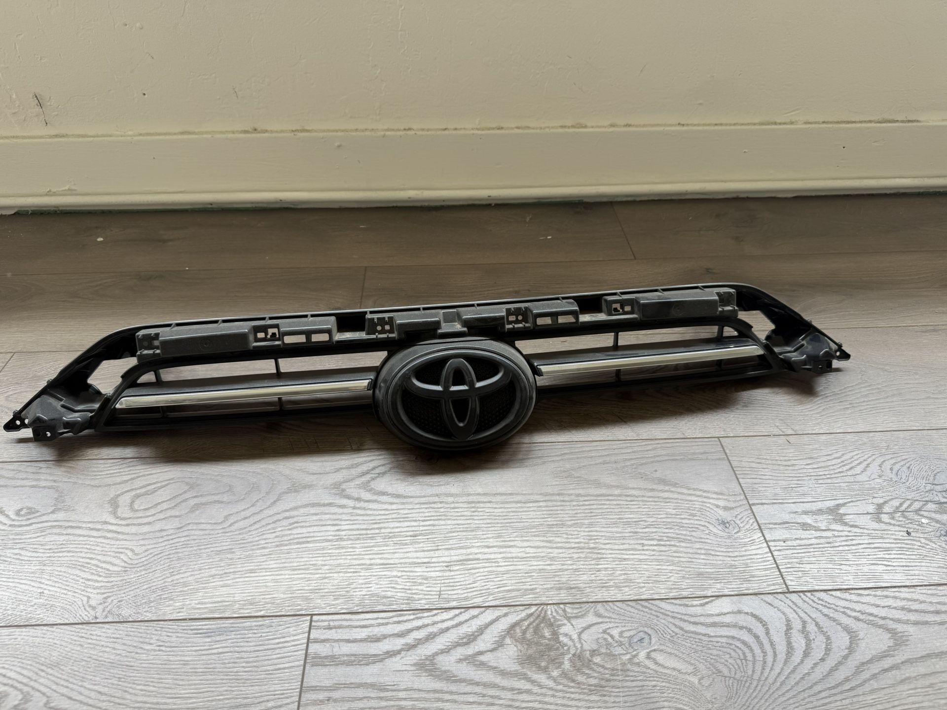Toyota 4 Runner Front grill 2020-2023