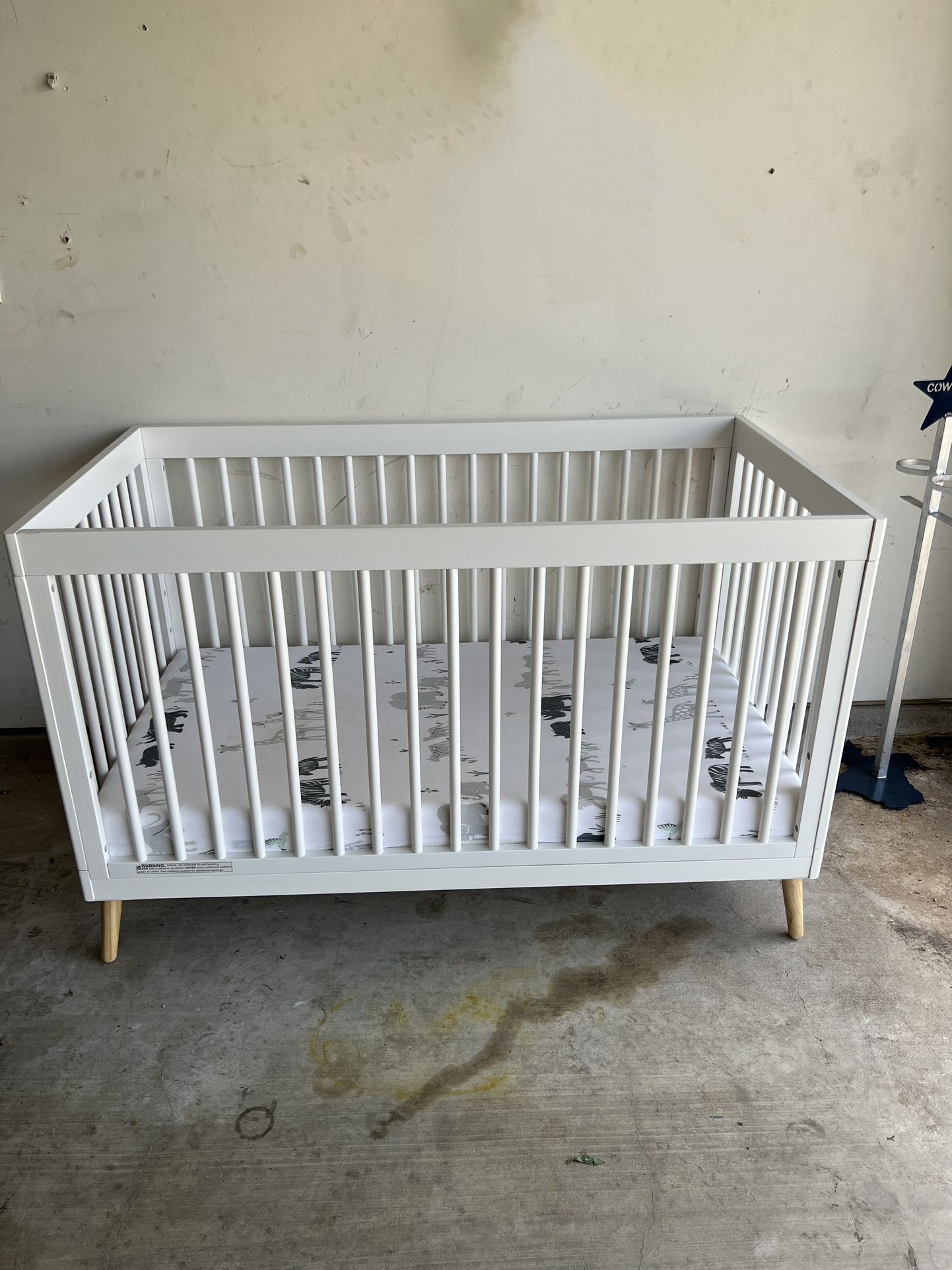 Convertible Crib + Newton Mattress