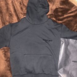 Essentials size M and S 60$