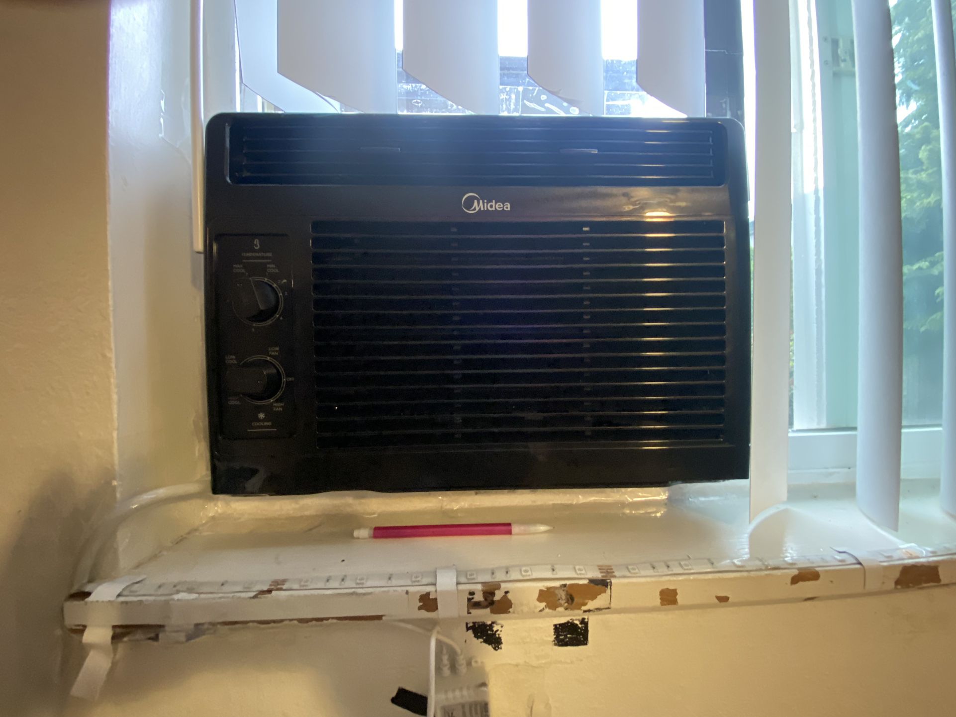 Midea 5,000 BTU Air Conditioner 
