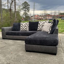 Rooms to deals go black sectional