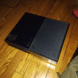 XBOX ONE WORKS CONSOLE ONLY NO CORDS OR CONTROLLER 