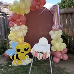 Plim Plim- Abejita Chiquitita wood party prop