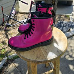 Hot Pink Doc Marten "Delaney" Boots, Sz 5