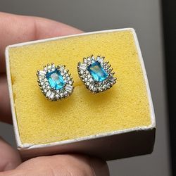 Wow 😮 !! Blue Topaz And White Sapphire Earrings Set In 925 Sterling Silver ! 