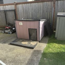 Free Dog House